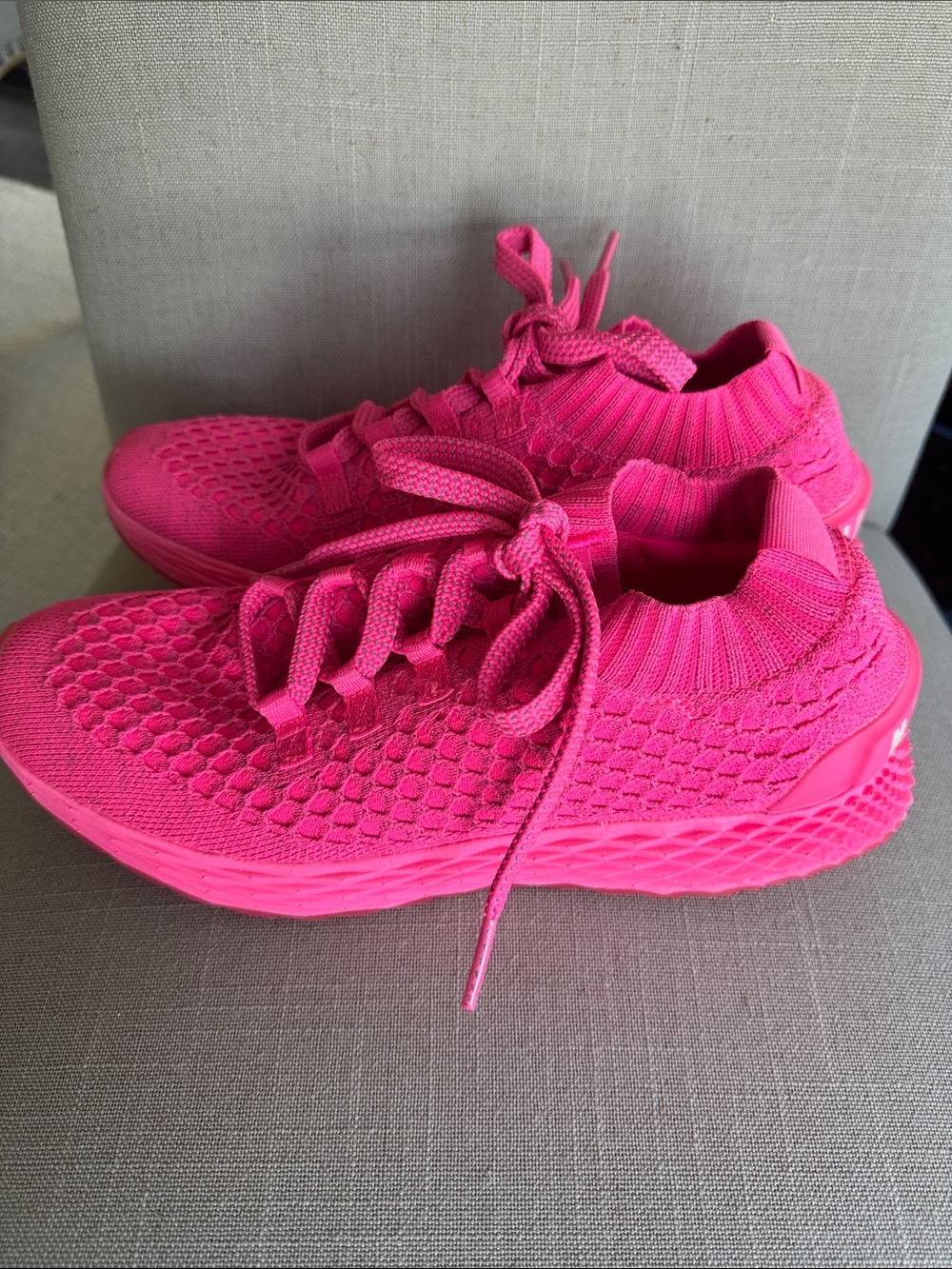 Nobull hot pink tennis shoes size 9 NWOT
Allday Knit - Picture 2 of 7